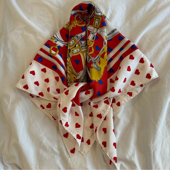 Elegant Authentic Hermès Scarf - Picture 7 of 11